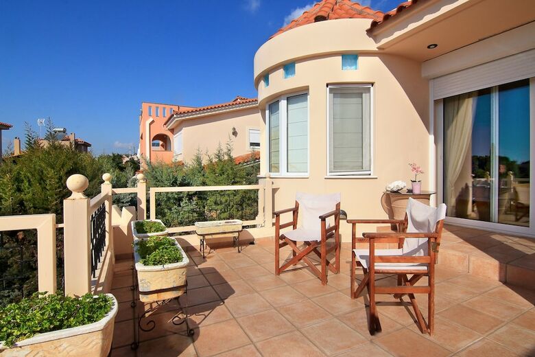 Villa Oasis Pool House