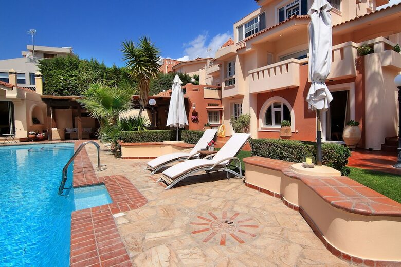 Villa Oasis Pool House