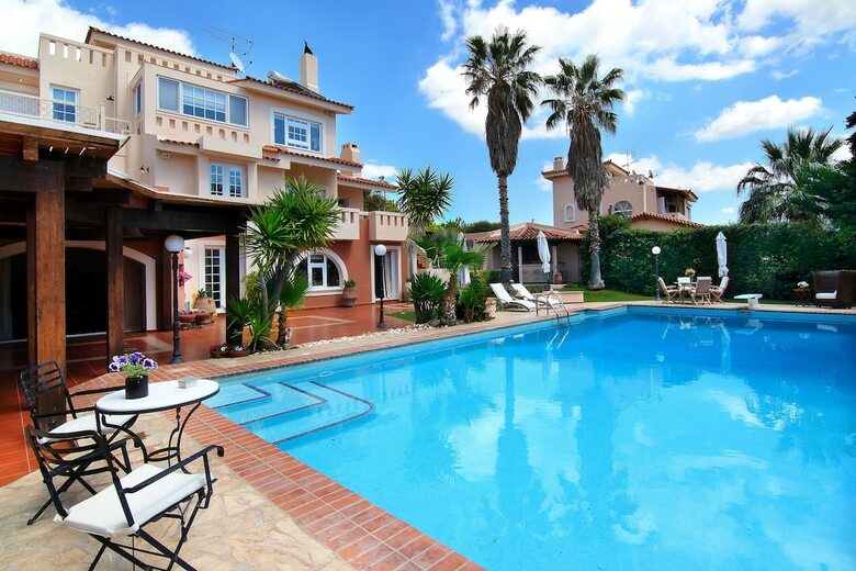 Villa Oasis Pool House