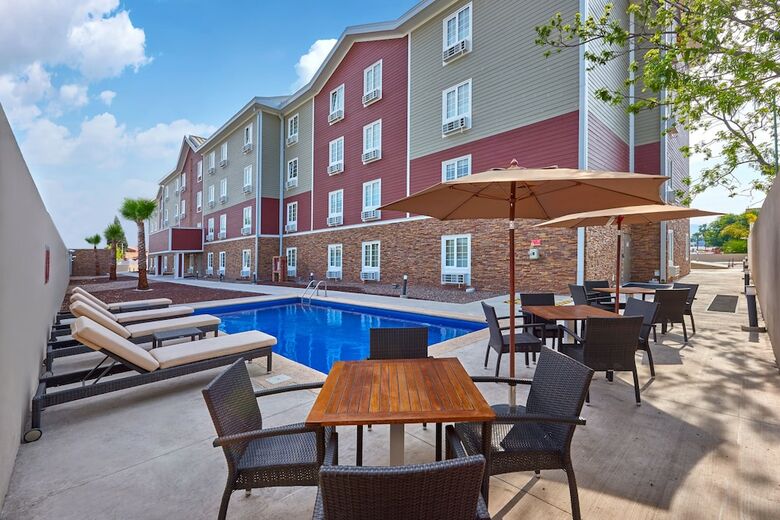 Hotel Extended Suites Celaya Galerias