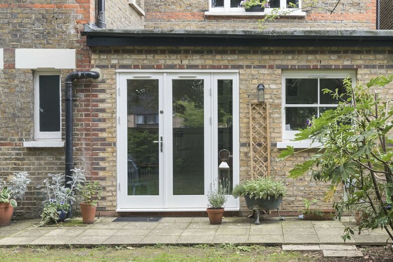 Beautiful Family Home In Putney