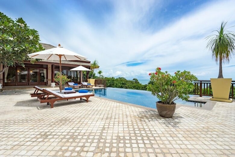 Villa Violaine House