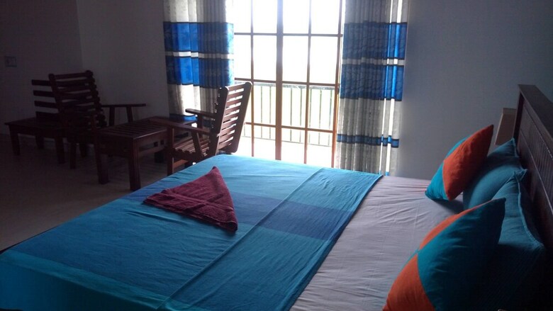Hotel Layathraa Lake View Resort