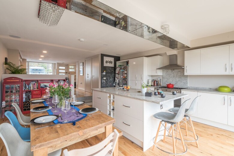 Bright Family Home In Primrose Hill