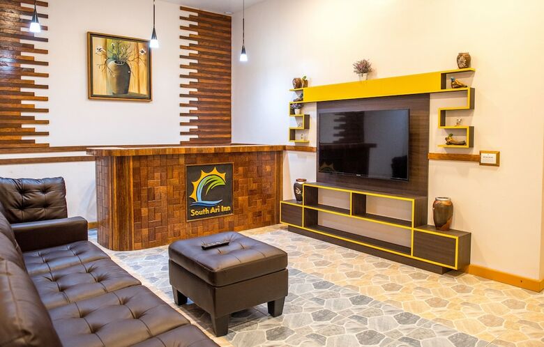 Hotel South Ari Inn