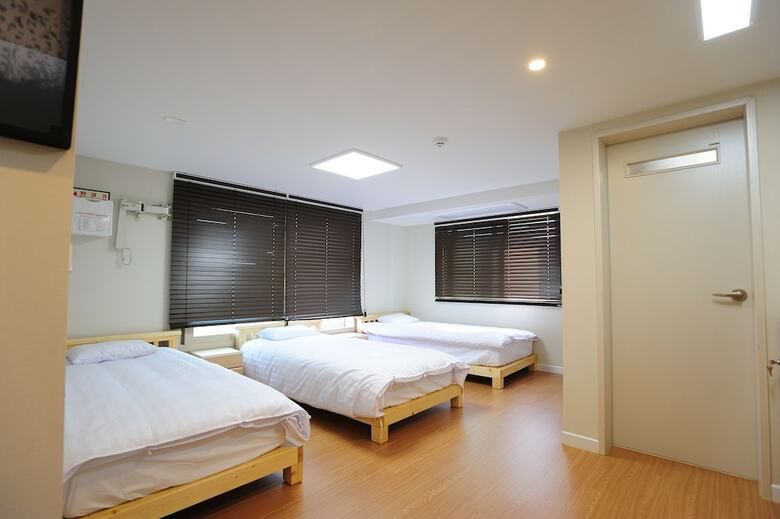 Hostal Hannah Guest House - Hostel