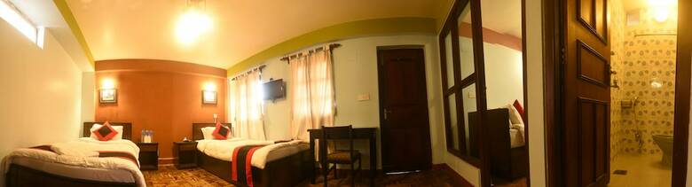 Hotel Vajra Guest House & Restaurant