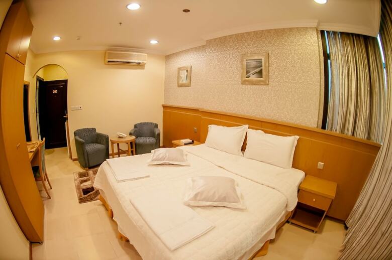 Sadan Plaza Hotel