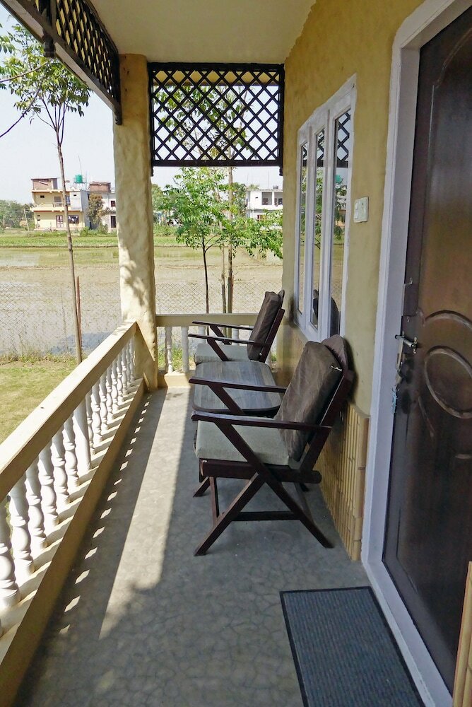 Hotel Tharu Mahal