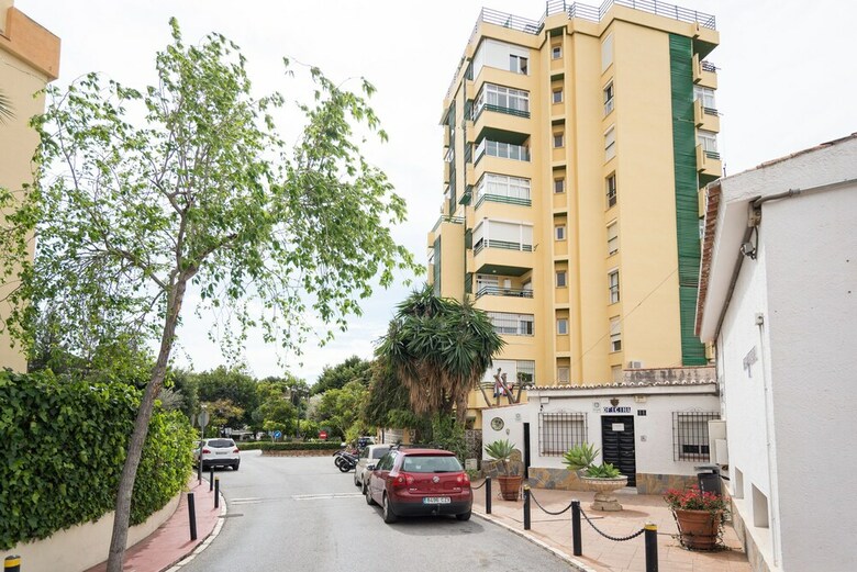 Apartamentos Lu&cia Estudios Candado