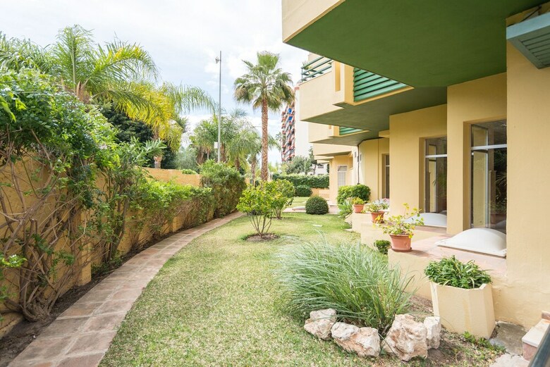 Apartamentos Lu&cia Estudios Candado