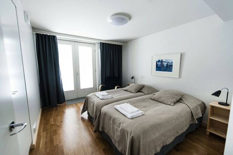 Hotel T��l� Towers
