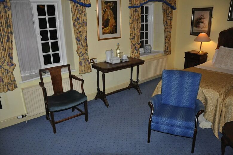 Bed & Breakfast The Greyhound Inn Taunton