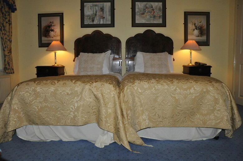 Bed & Breakfast The Greyhound Inn Taunton