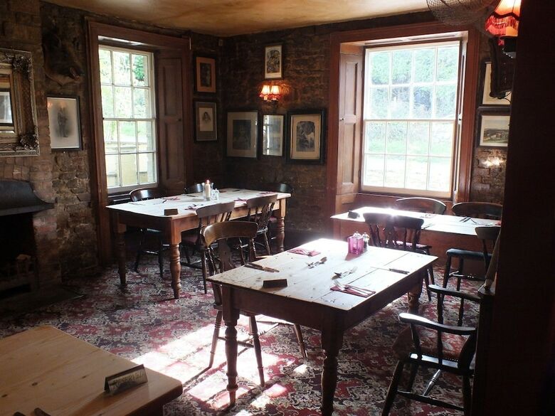 Bed & Breakfast The Greyhound Inn Taunton