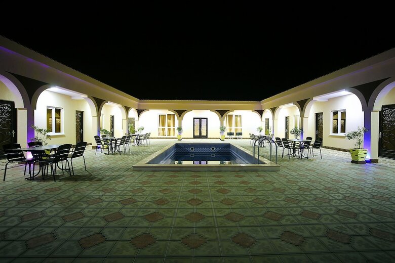 Hotel Oasis Villa