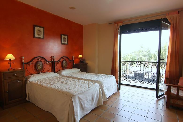 Hotel Rural Hojaranzos