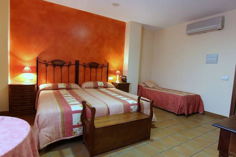 Hotel Rural Hojaranzos