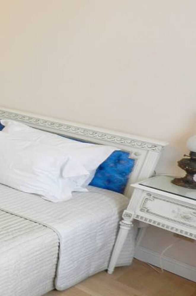 Lyric Luxury Apartment