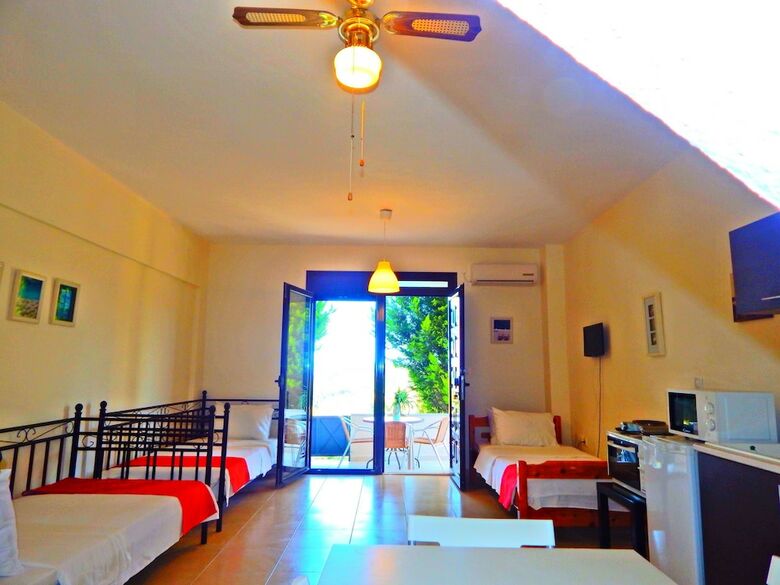 Apartamentos Kripis Studio Paliouri