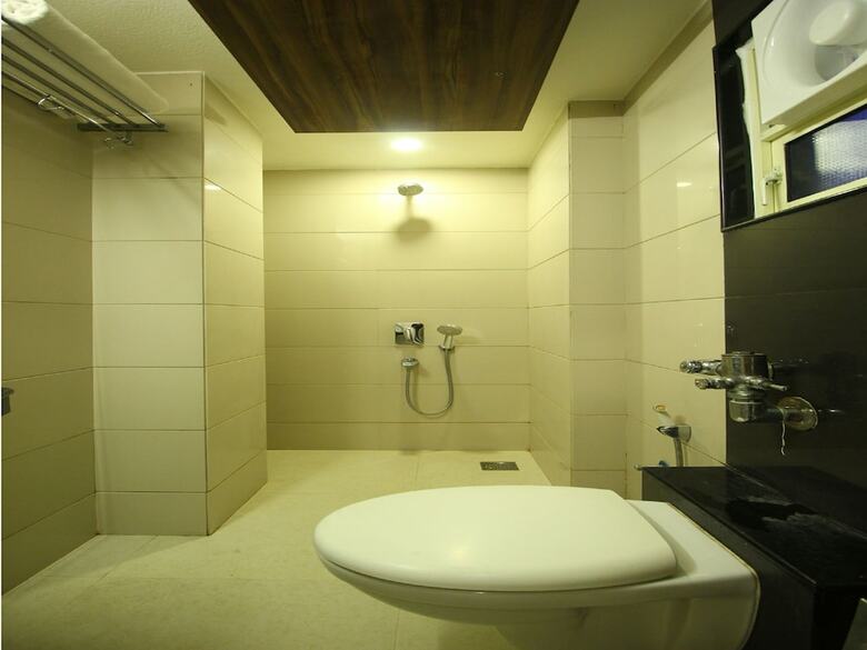 Hotel Oyo Flagship 312 Near Ashram Road
