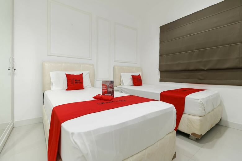 Hotel Reddoorz Plus @ Setiabudi Barat