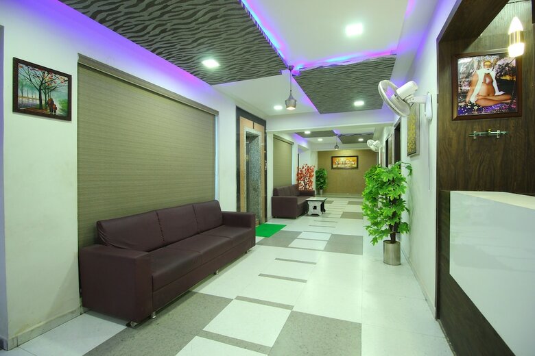 Oyo 9238 Hotel Meet Palace