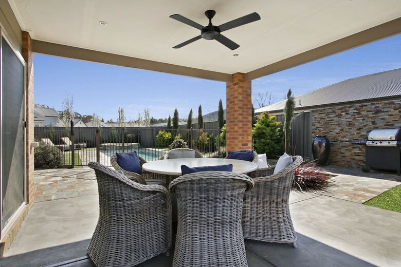 Collins Retreat - 4 Bedroom Home With Pool