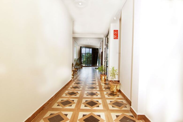 Hotel Oyo 4998 Sara Residency