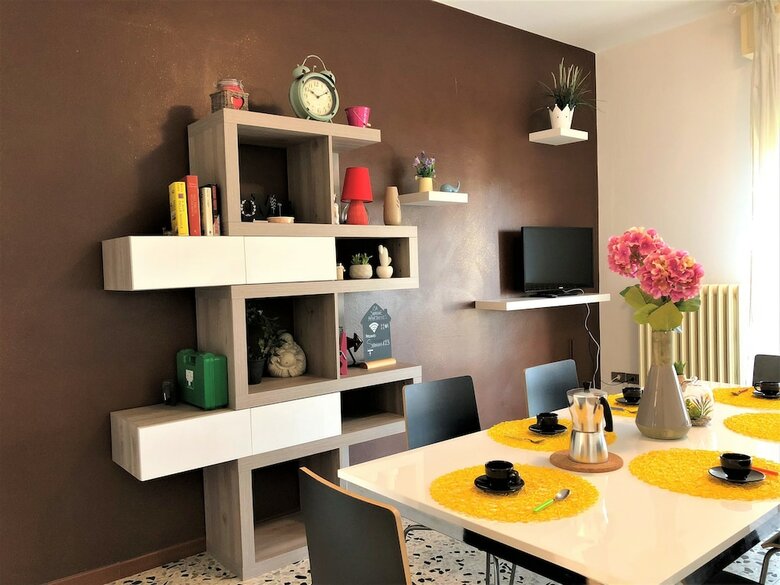Desenzanoloft ? Isa Garden Apartments
