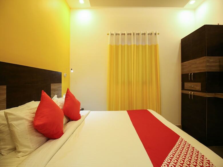Hotel Oyo 10152 Rail View Residency