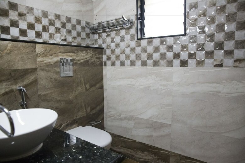 Oyo 6680 Hotel Galaxy International