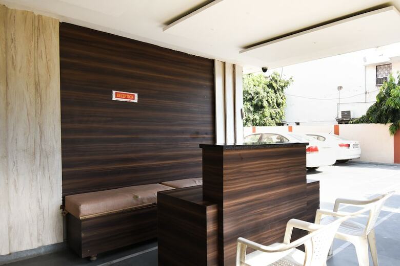 Oyo 9727 Hotel Welcome Inn 2