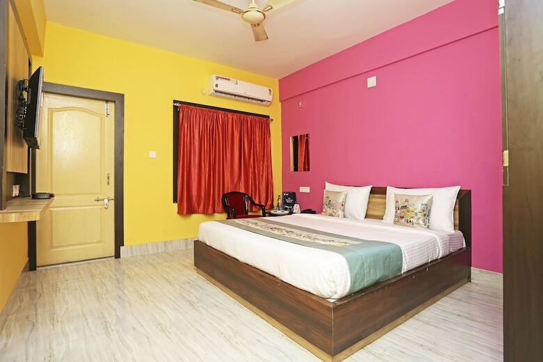 Oyo 9842 Hotel Shibani & Suhani