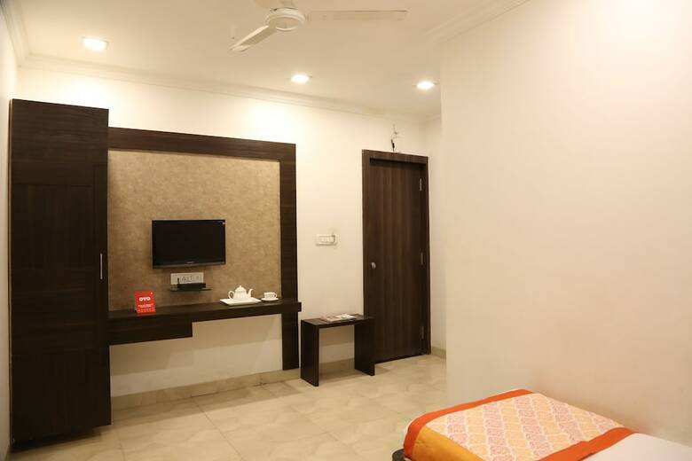 Oyo 9953 Hotel Alankar