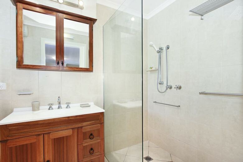 Canyons Bend - 5 Minute Walk To Shops And Cafes