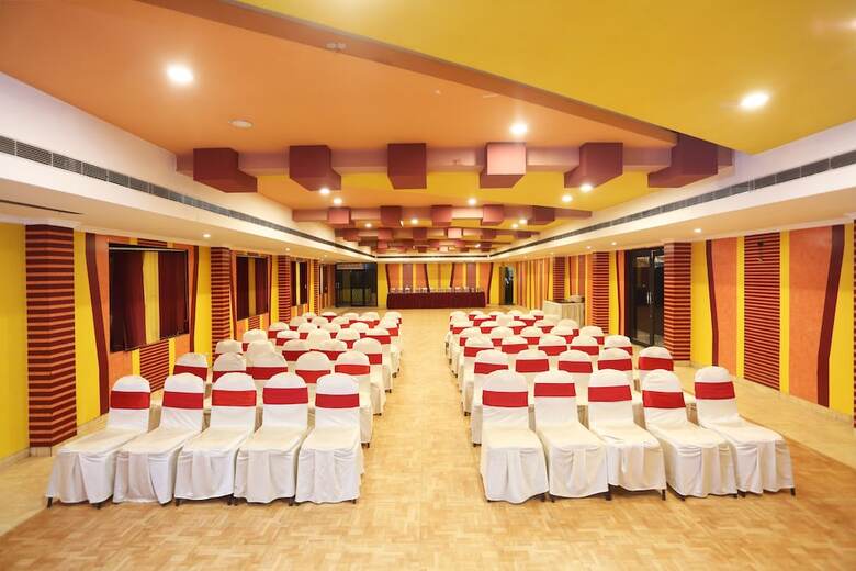 Oyo 4230 Hotel Richi Regency 1