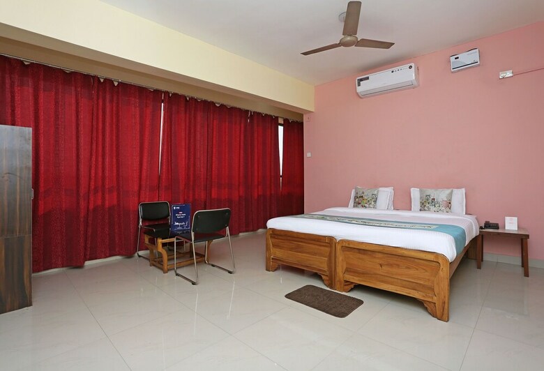 Hotel Oyo 9246 Paradise Inn