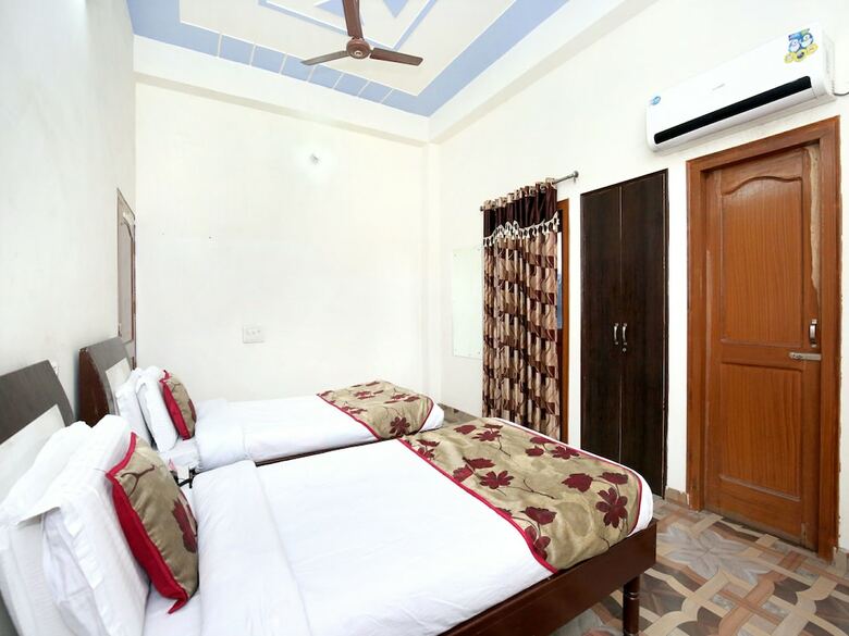 Oyo 7609 Hotel Dolphin