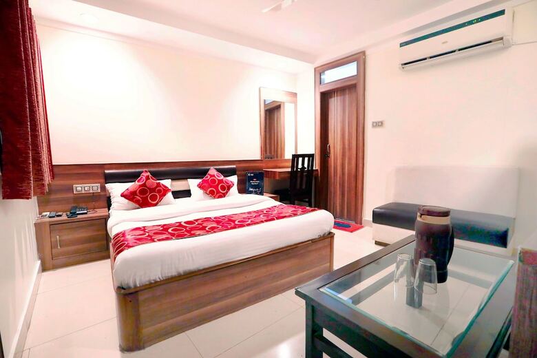Hotel Oyo 4126 C T Palace
