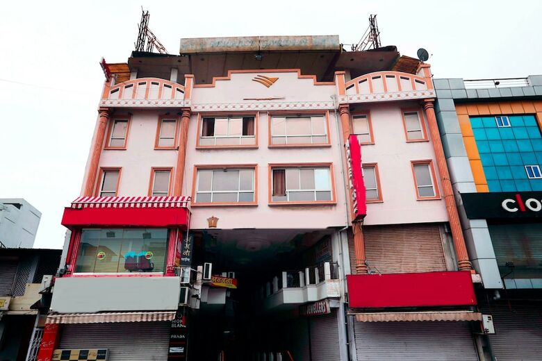 Hotel Oyo 4126 C T Palace