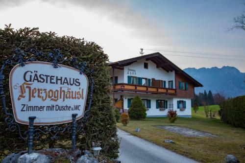Hostal Pension Herzogh�usel
