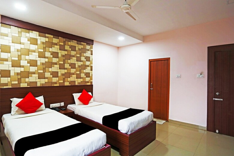 Oyo 10271 Hotel Guest Inn