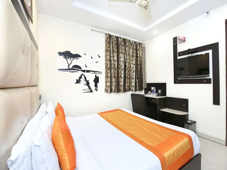 Oyo 982 Hotel Royal Park