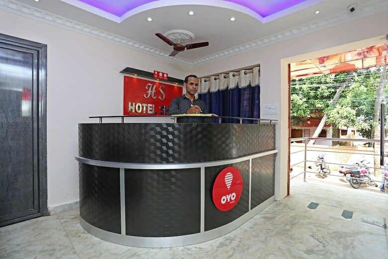 Oyo 9964 Hotel Shine