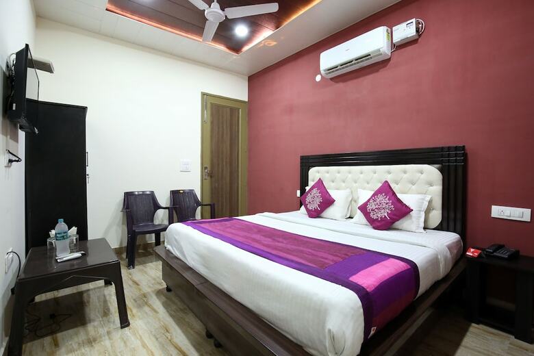 Hotel Oyo 9254 The Platinum