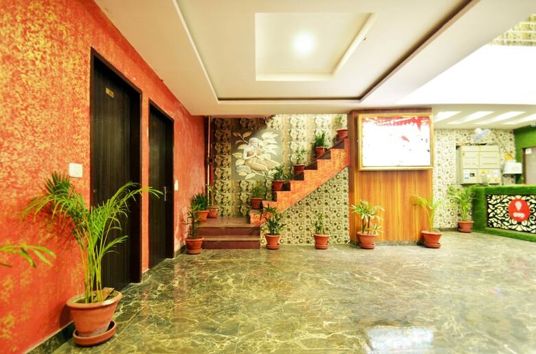 Oyo 8622 Hotel Grand Inn