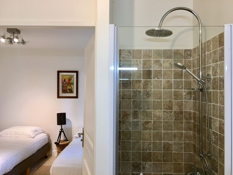 Villa 121