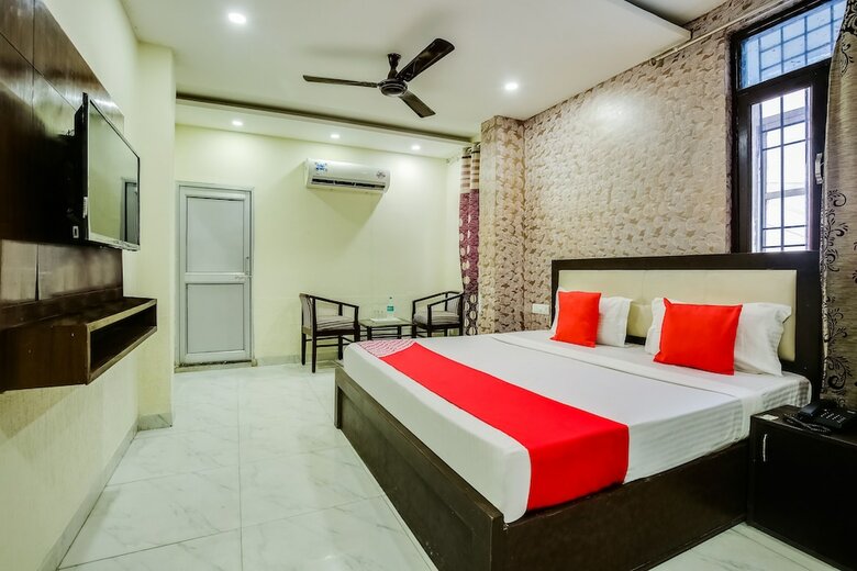 Oyo 9040 Hotel Alpine