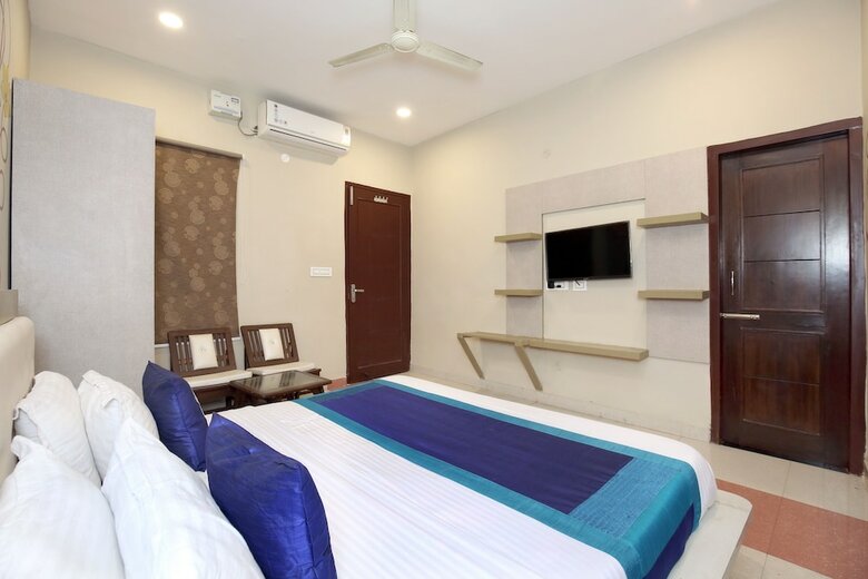 Oyo 10070 Hotel Satkar Regency
